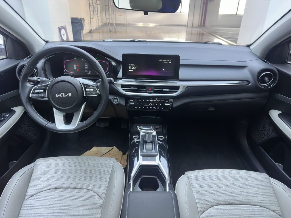 Kia K3 2023 1.5L CVT Luxury Edition - Huishida Trading