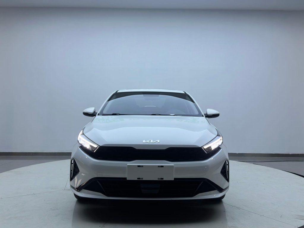 Kia K3 2023 1.5L CVT Luxury Edition - Huishida Trading