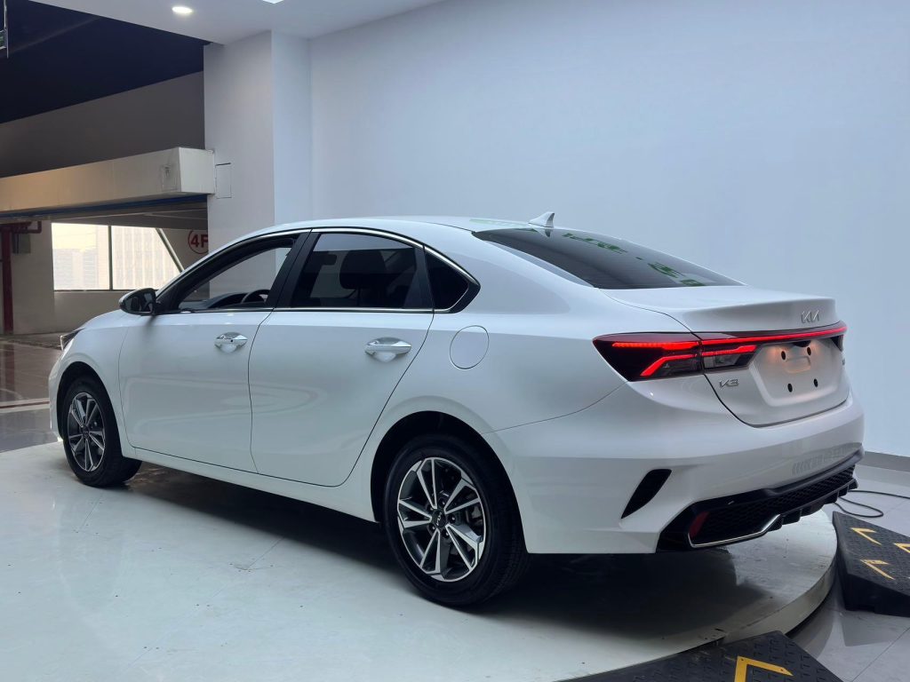 Kia K3 2023 1.5L CVT Luxury Edition - Huishida Trading
