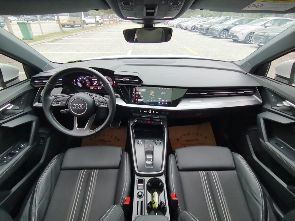 Audi A3 2022 Sportback 35 TFSI Спортивный стиль - Huishida Trading