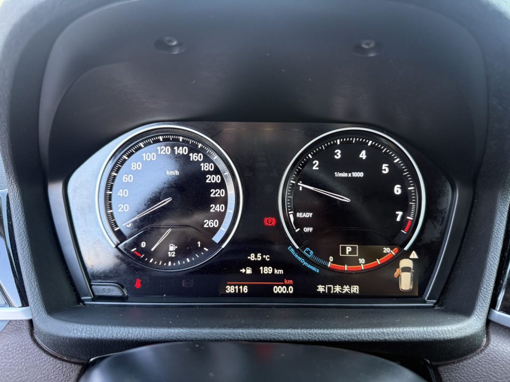 BMW X1 Черный 2021 модельного года Обновленный sDrive20Li Sport Line - Huishida Trading