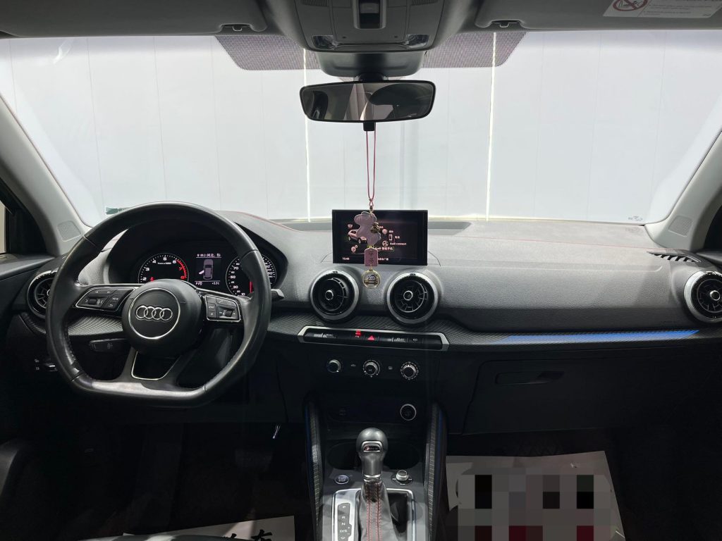 Audi Q2L 2022 года 35 TFSI Sportline - Huishida Trading