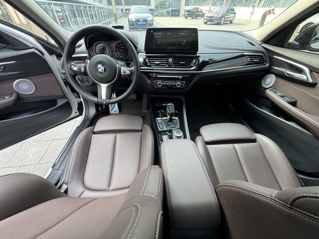 BMW 1 серии 120i 2021 120i M Sport Night Edition - Huishida Trading