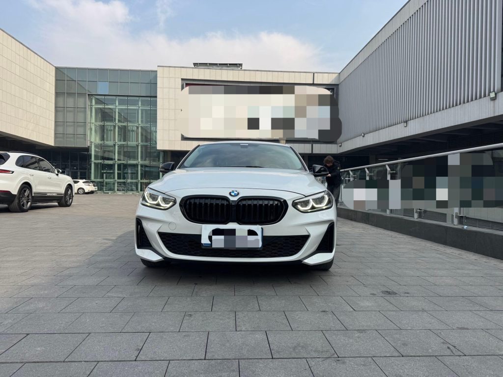 BMW 1 серии 120i 2021 120i M Sport Night Edition - Huishida Trading