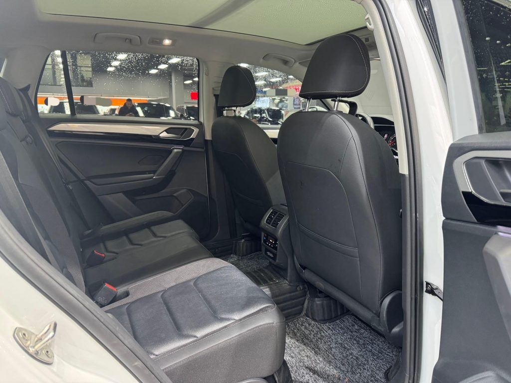 Volkswagen TAYRON 2022 280TSI Передний привод Luxury Smart Connect Edition - Huishida Trading