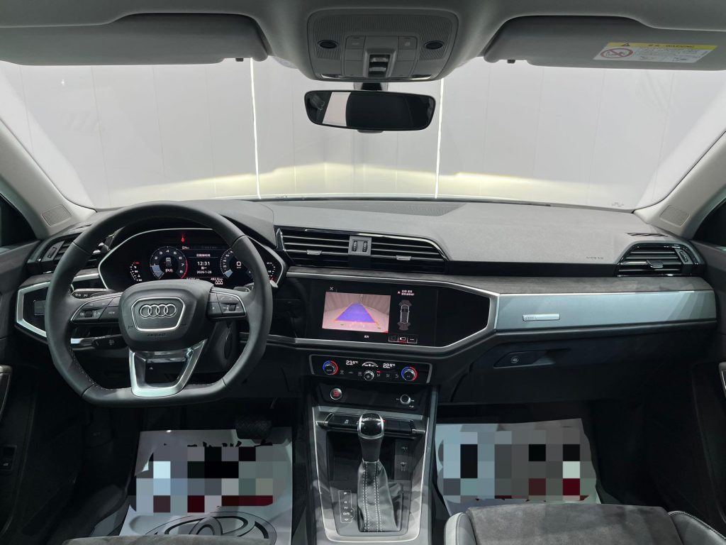 Audi Q3 2021 года 35 TFSI Sportline - Huishida Trading