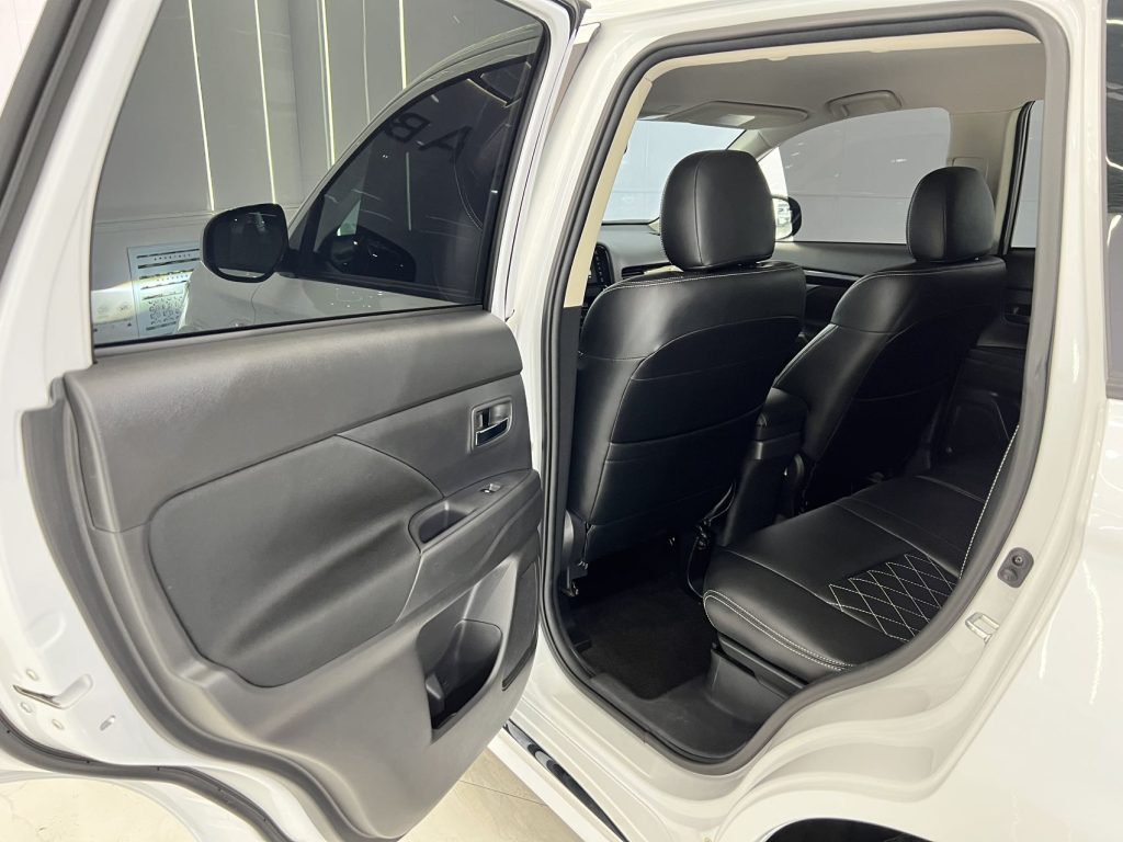 2021 Mitsubishi Outlander Facelift 2.0L 2WD Comfort Edition 5-Seater - Huishida Trading