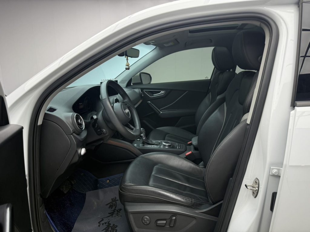 Audi Q2L 2021 года 35 TFSI Luxury Elegance Edition - Huishida Trading