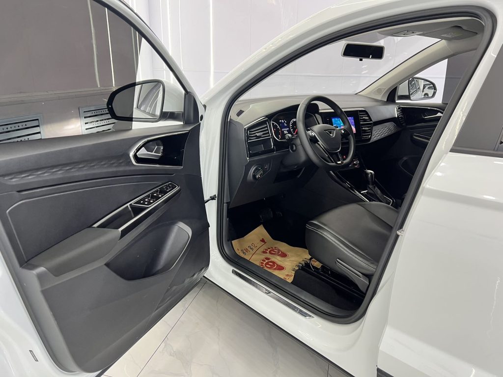 Модель 2023 Jetta VS5 280TSI Автоматическая коробка передач Progressive Edition - Huishida Trading