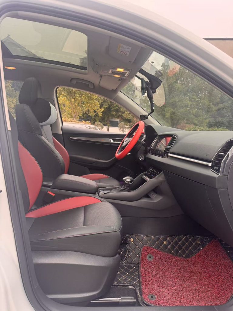 Karoq 2025 Model TSI280 Luxury Edition - Huishida Trading