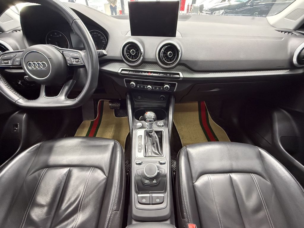 Audi Q2L 2022 года 35 TFSI Sportline National VI - Huishida Trading