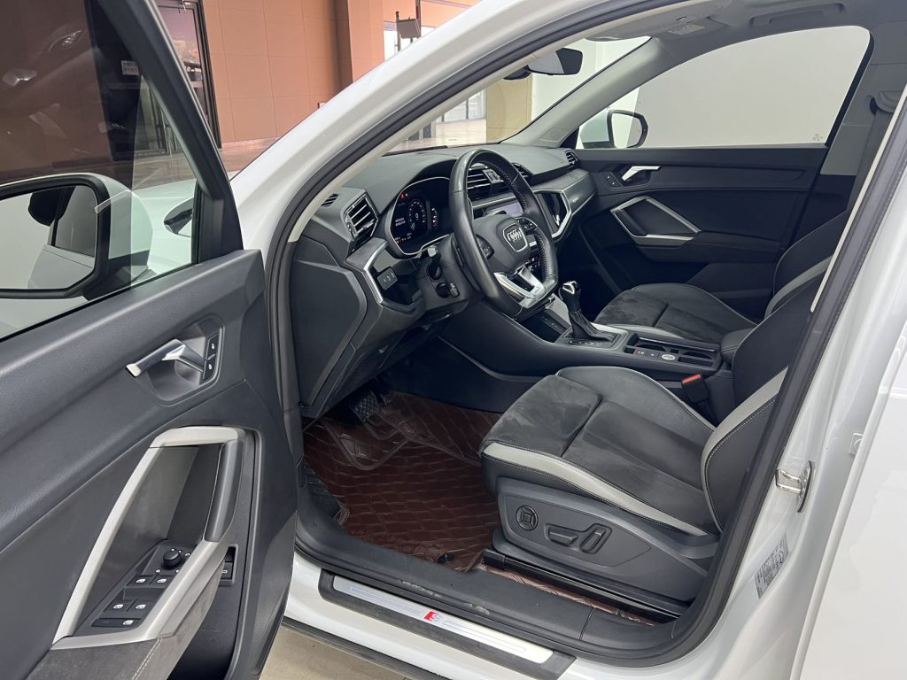 Audi Q3 2022 года 35 TFSI Sportline - Huishida Trading