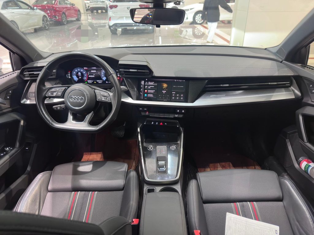 Audi A3 2022 Sportback 35 TFSI Спортивный стиль - Huishida Trading