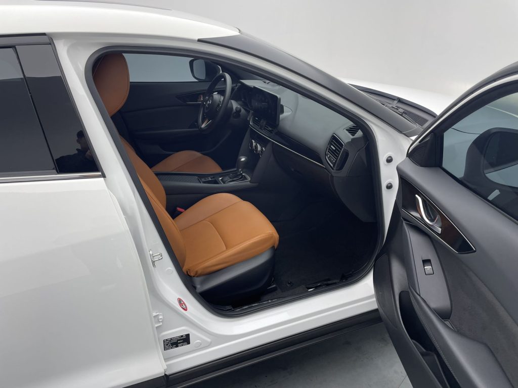 Mazda CX-4 2021 года 2,0 л Автоматическая коробка передач Передний привод Skyactiv Dynamic Edition - Huishida Trading