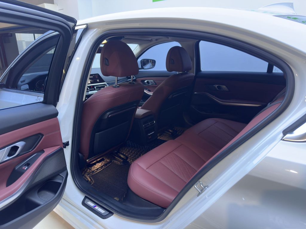 BMW 3 серии 2022 года с обновленным дизайном 320Li M Sport Package - Huishida Trading