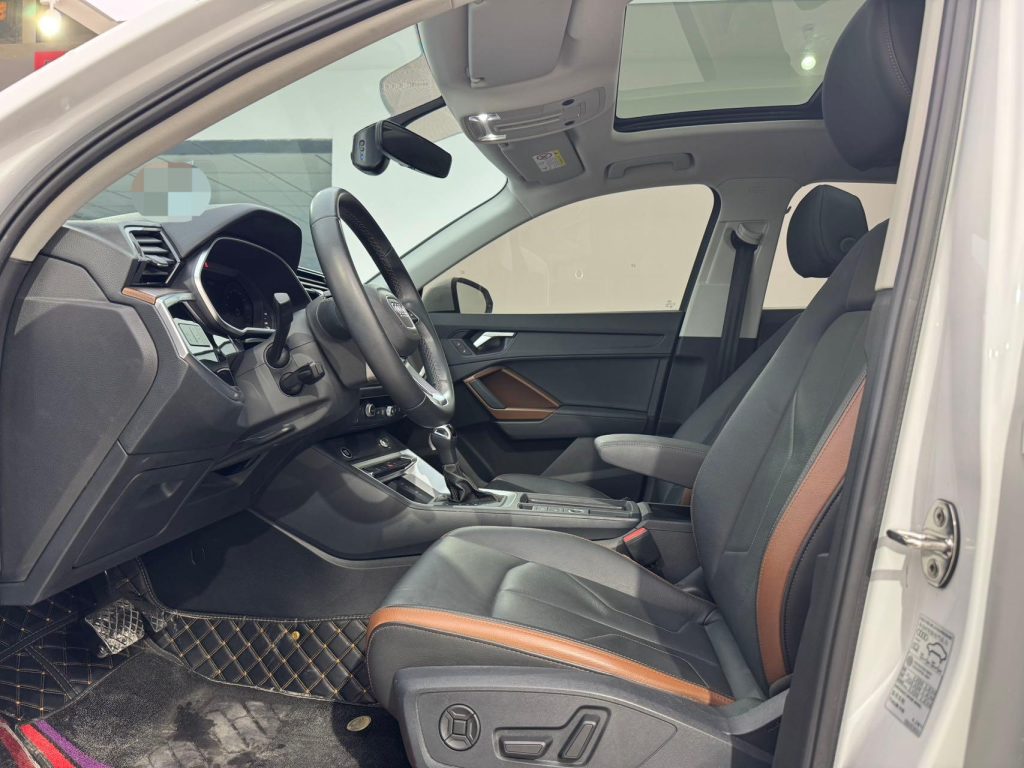 2022 Audi Q3 35TFSI Style Plus - Huishida Trading