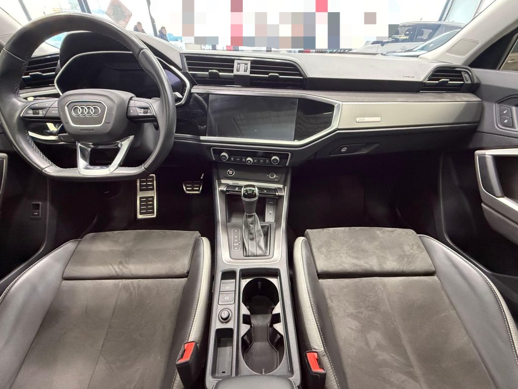 Audi Q3 2022 года 35 TFSI Sportline National VI - Huishida Trading