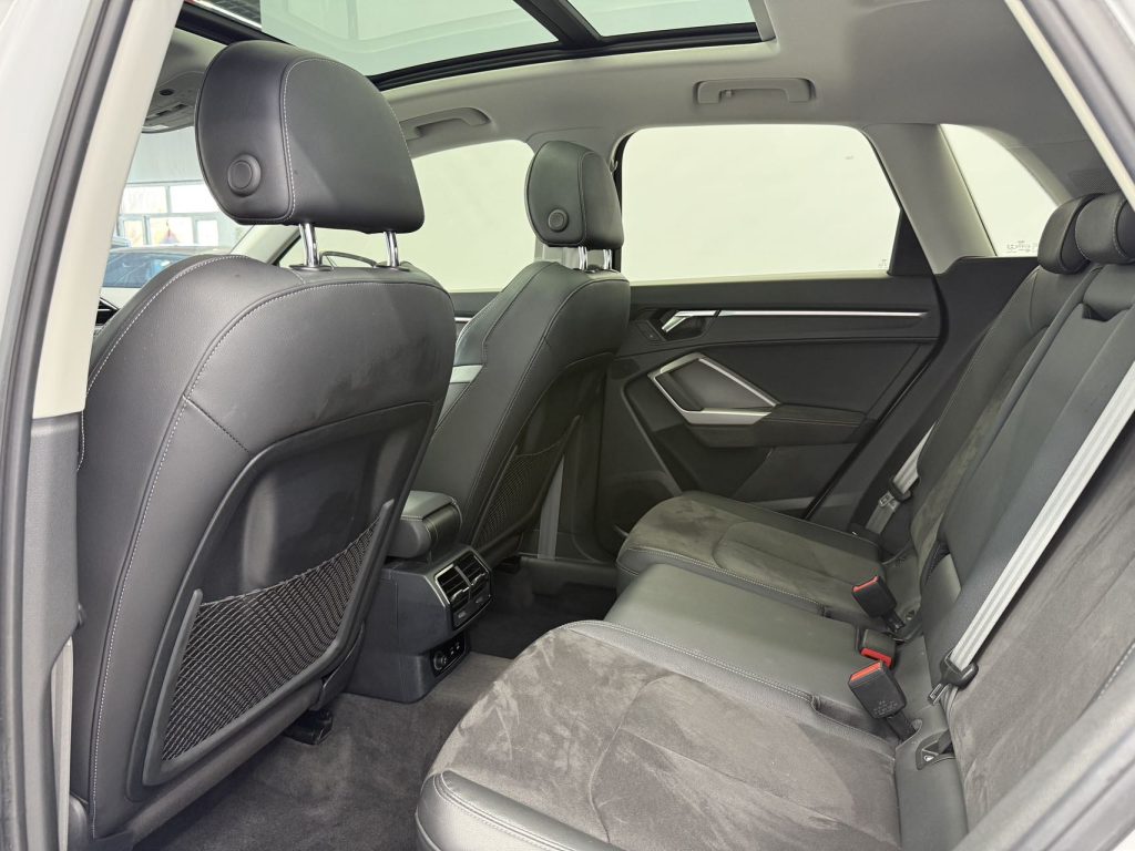 Audi Q3 2022 года 35 TFSI Sportline National VI - Huishida Trading