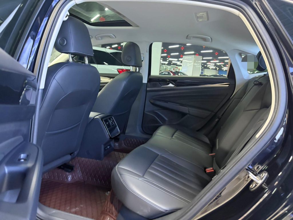 Passat 2024 280TSI Business Edition - Huishida Trading