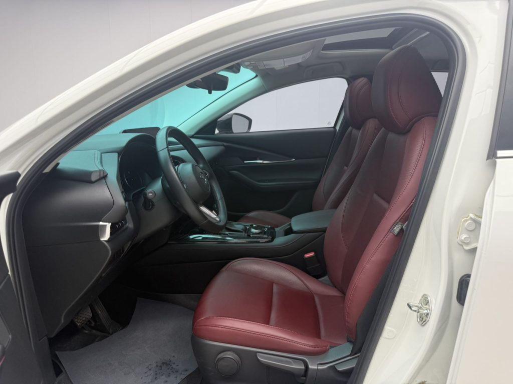 Mazda CX-30 2022 года 2,0 л Автоматическая коробка передач Elegance Black Edition - Huishida Trading