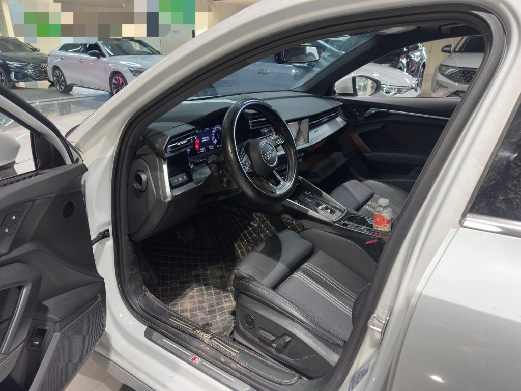 Audi A3 2022 Модель A3L Лимузин 35 TFSI Sportline - Huishida Trading