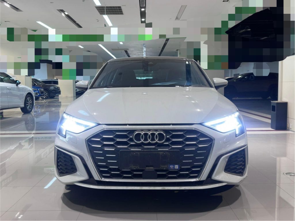 Audi A3 2022 Модель A3L Лимузин 35 TFSI Sportline - Huishida Trading