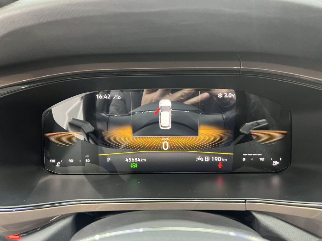 Volkswagen Tharu 2022 года 280TSI Двухколесный привод Luxury Edition - Huishida Trading