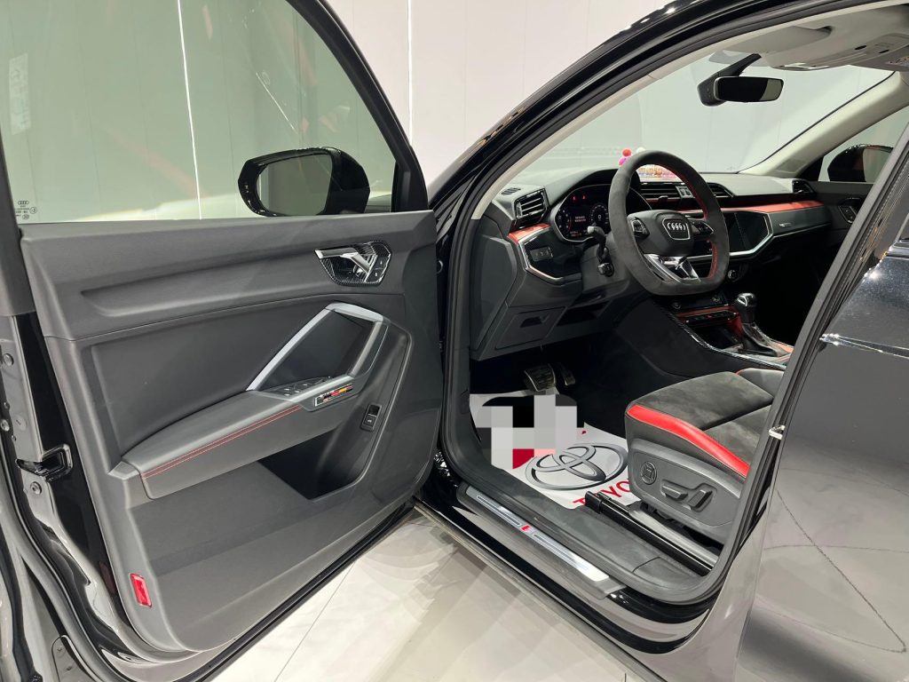 Audi Q3 2021 года 35 TFSI Sportline - Huishida Trading