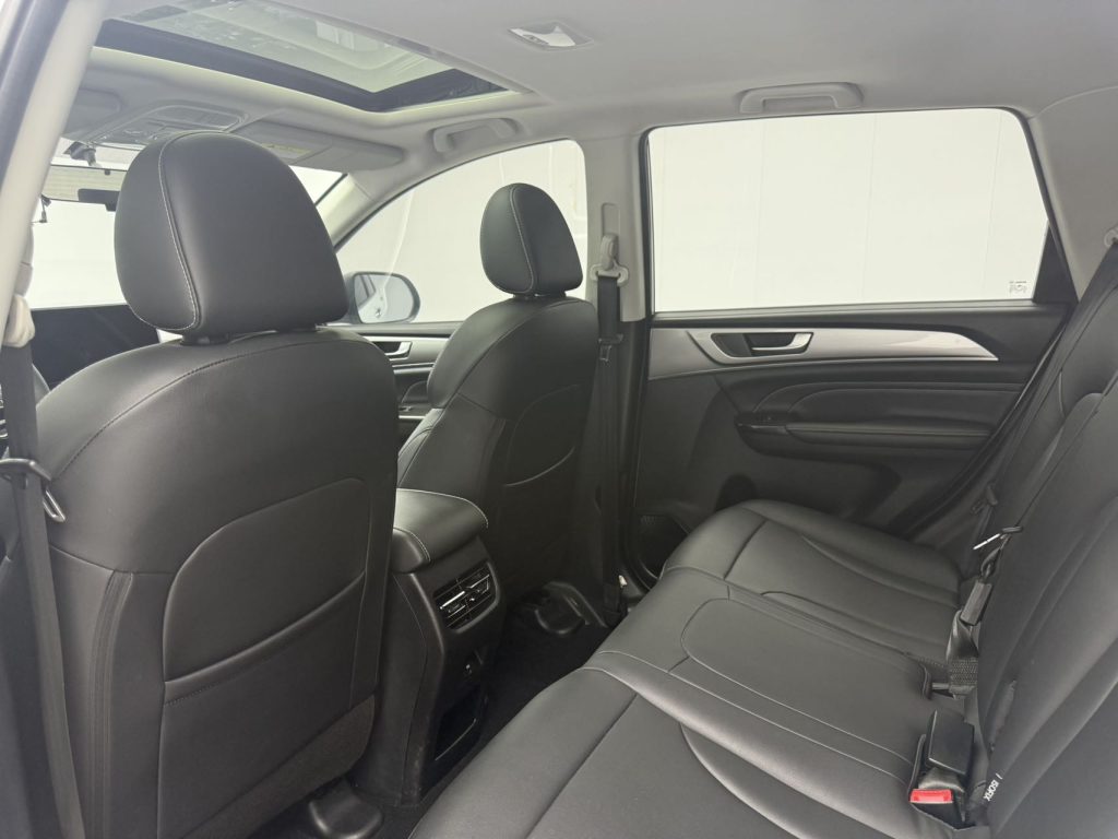 Haval M6 2023 Model PLUS 1.5T DCT Luxury Smart Connect Edition - Huishida Trading