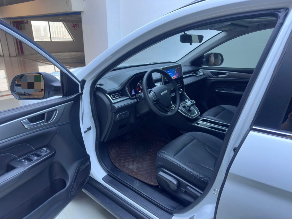 Haval M6 2023 модельного года PLUS 1.5T DCT, версия «Luxury Smart Connect» - Huishida Trading