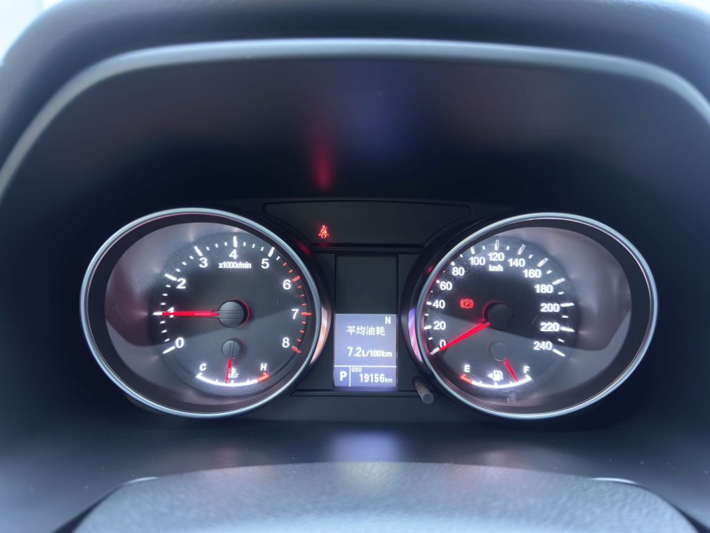 Haval M6 2023 модельного года PLUS 1.5T DCT, версия «Luxury Smart Connect» - Huishida Trading