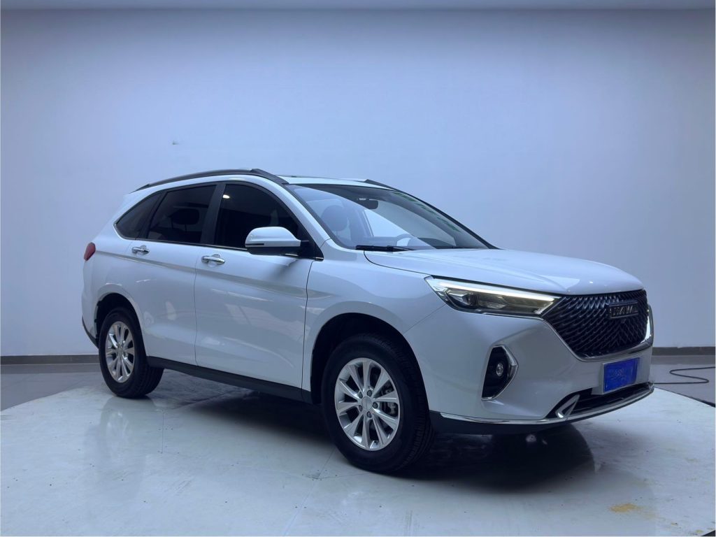 Haval M6 2023 модельного года PLUS 1.5T DCT, версия «Luxury Smart Connect» - Huishida Trading