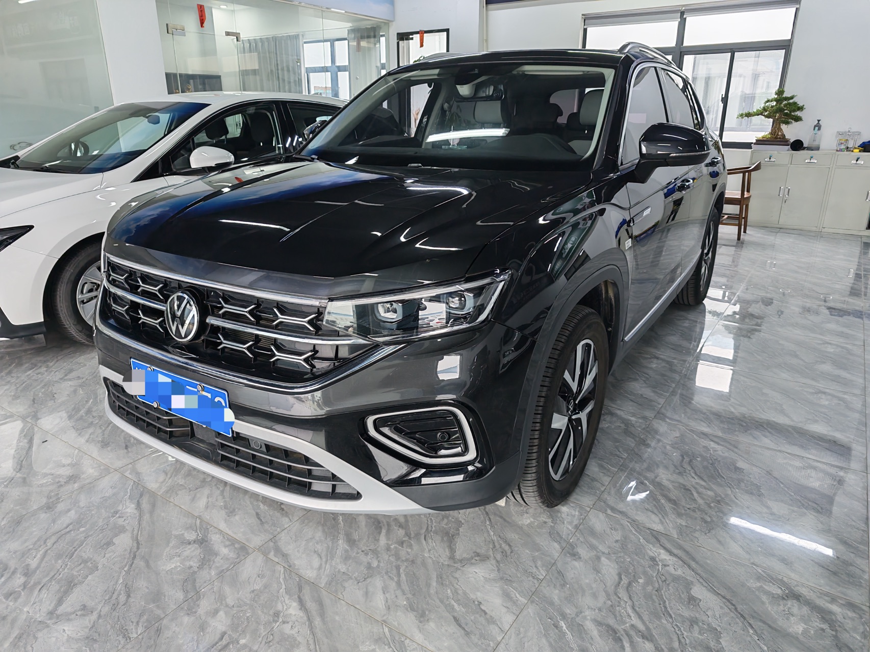 TAYRON  2023 модельный год, 280TSI, передний привод, версия «Luxury Plus Advanced