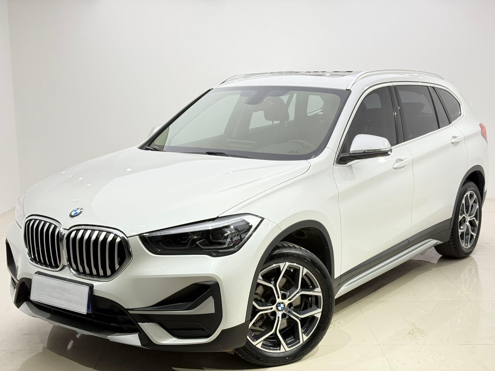 BMW X1 2022  sDrive20Li, версия «Style»