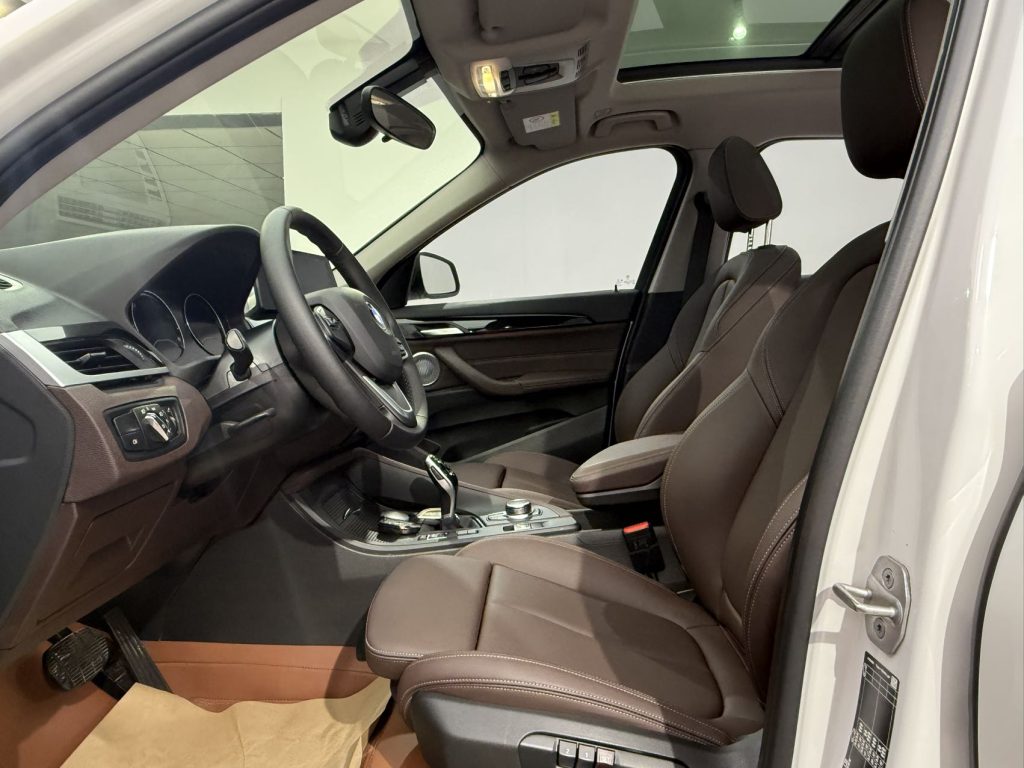 BMW X1 2022 sDrive20Li, версия «Style» - Huishida Trading