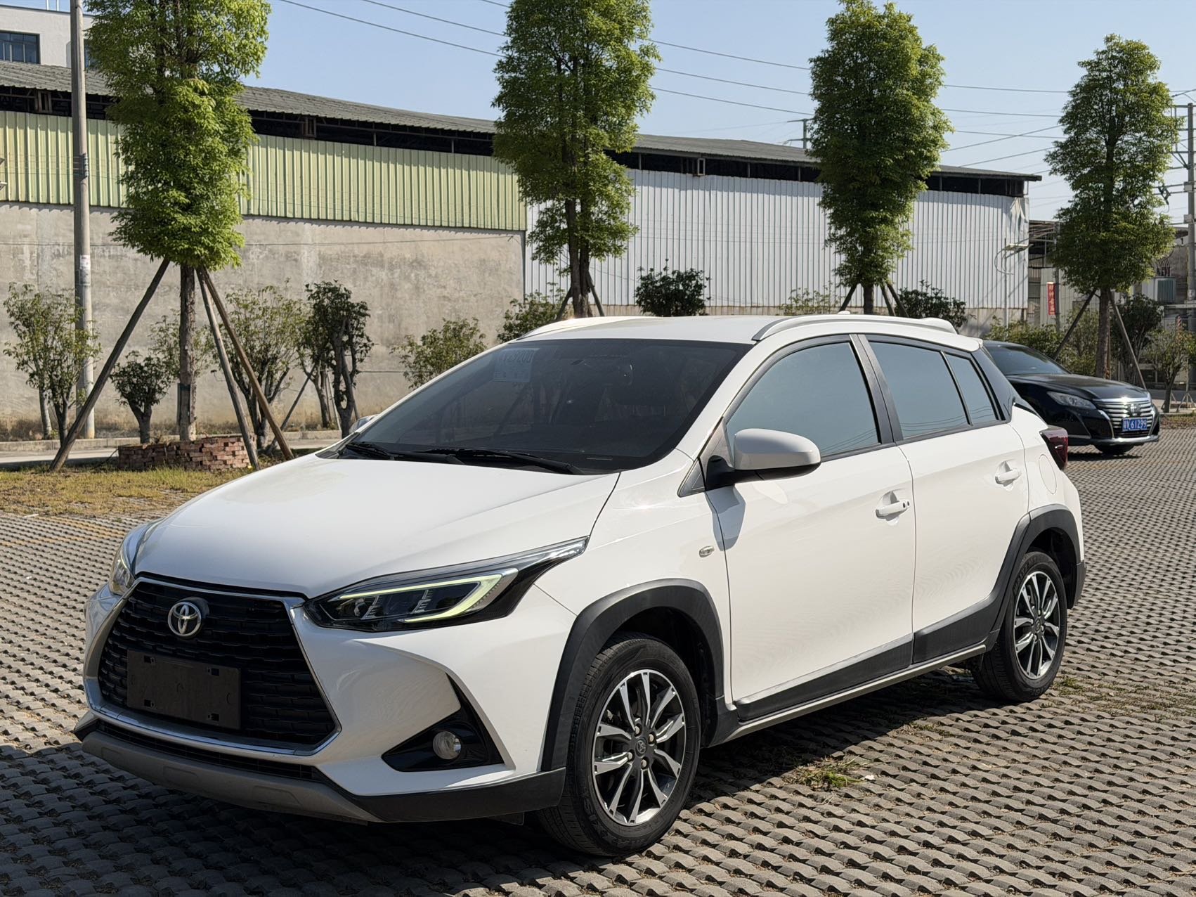 YARIS L X , 2022 модельный год,  1.5L CVT, версия «Luxury Plus»