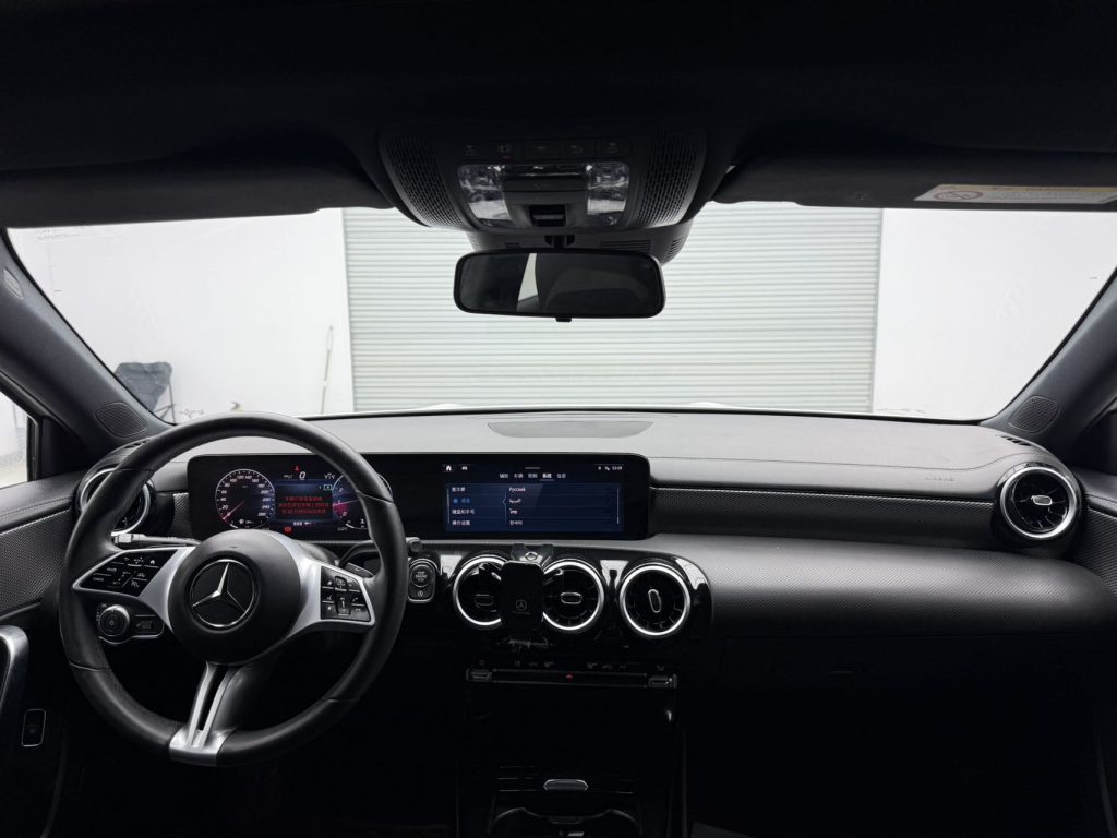 Mercedes-Benz A-класс, 2023 модельный год, A 180 L, система предупреждения о выезде с полосы движения - Huishida Trading