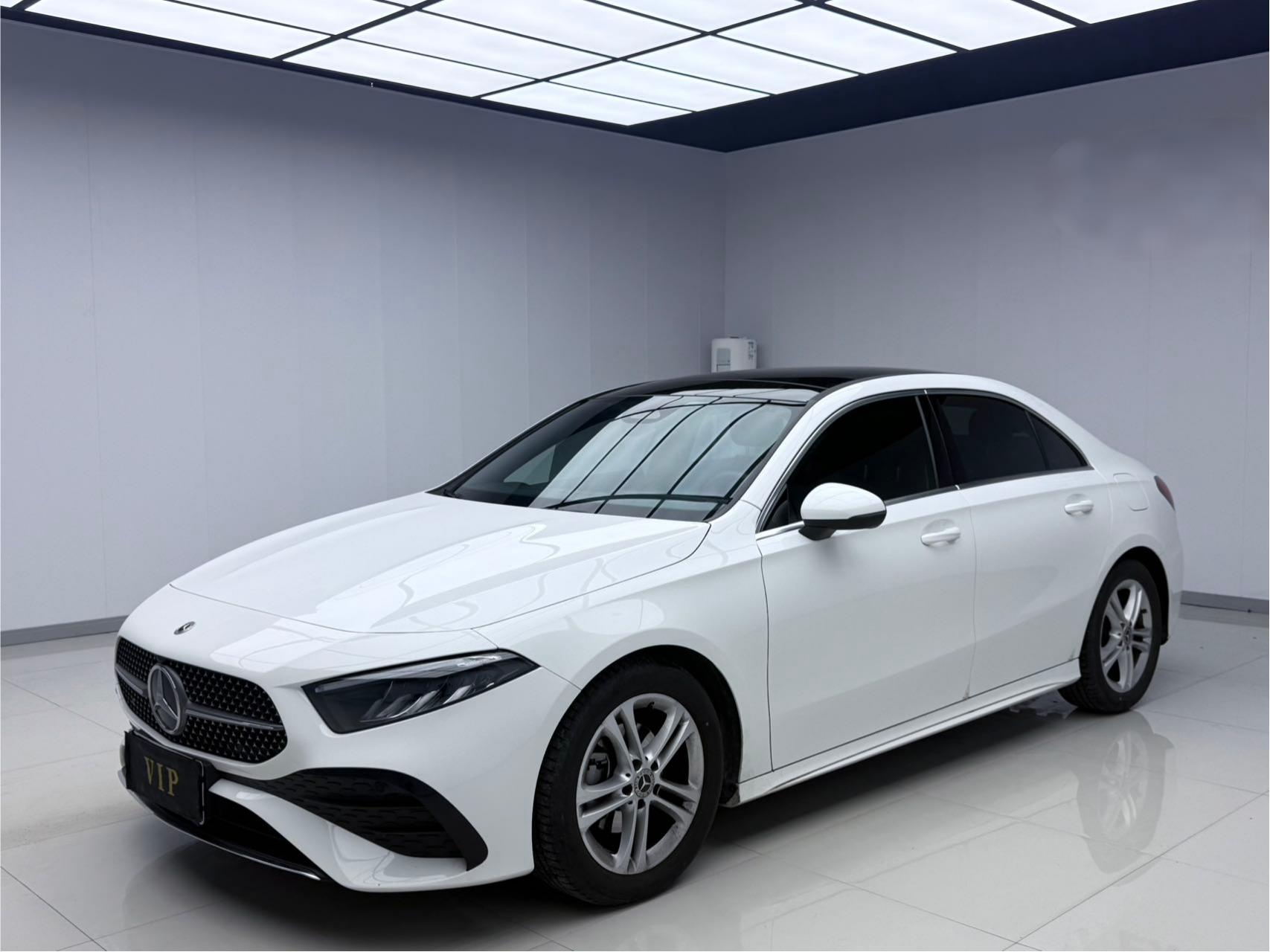 Mercedes-Benz A-класс, 2023 модельный год, A 180 L, система предупреждения о выезде с полосы движения