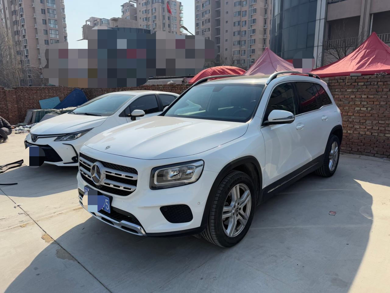 Mercedes-Benz GLB  2021 года, белый, 180, версия «Style», 7-местный