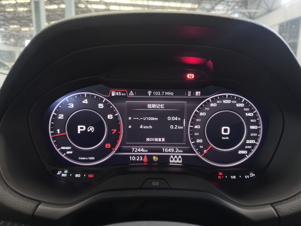 Audi Q2L, 2022 модельный год, 35 TFSI, версия «Luxury Elegance» - Huishida Trading