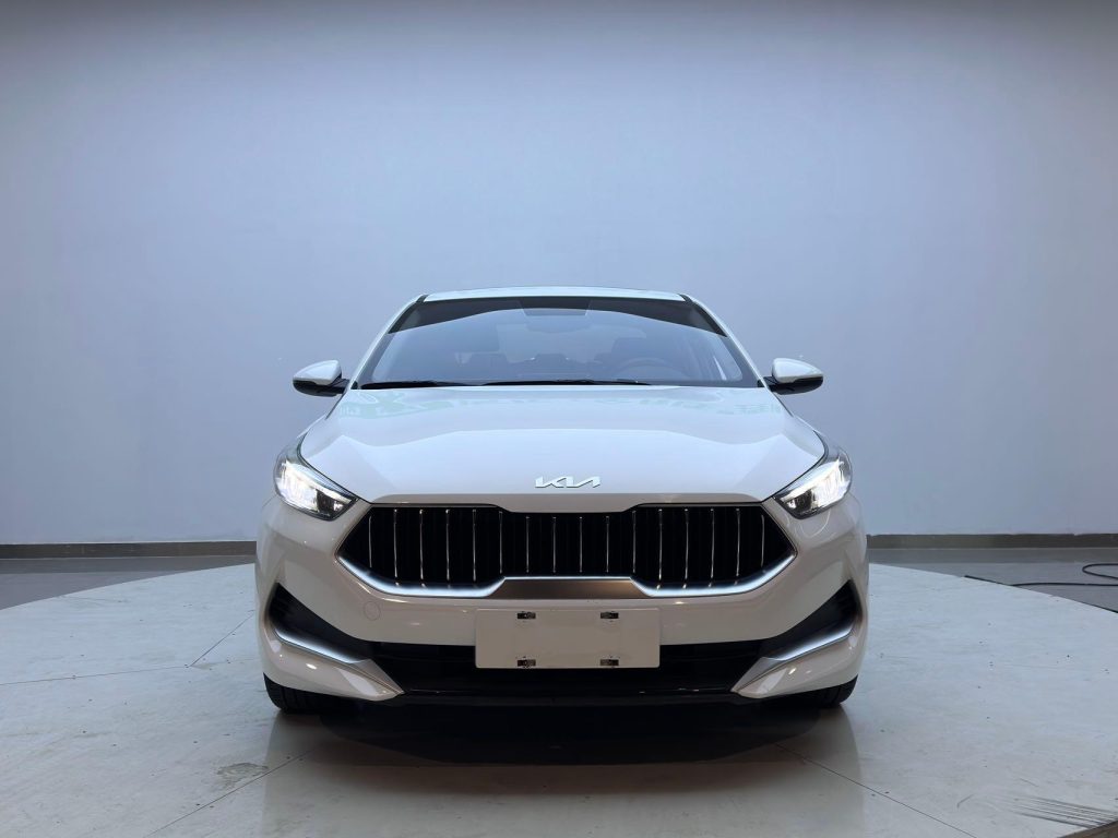 Kia K3 2021 г. Модернизированная версия 1,5 л CVT Fashion - Huishida Trading