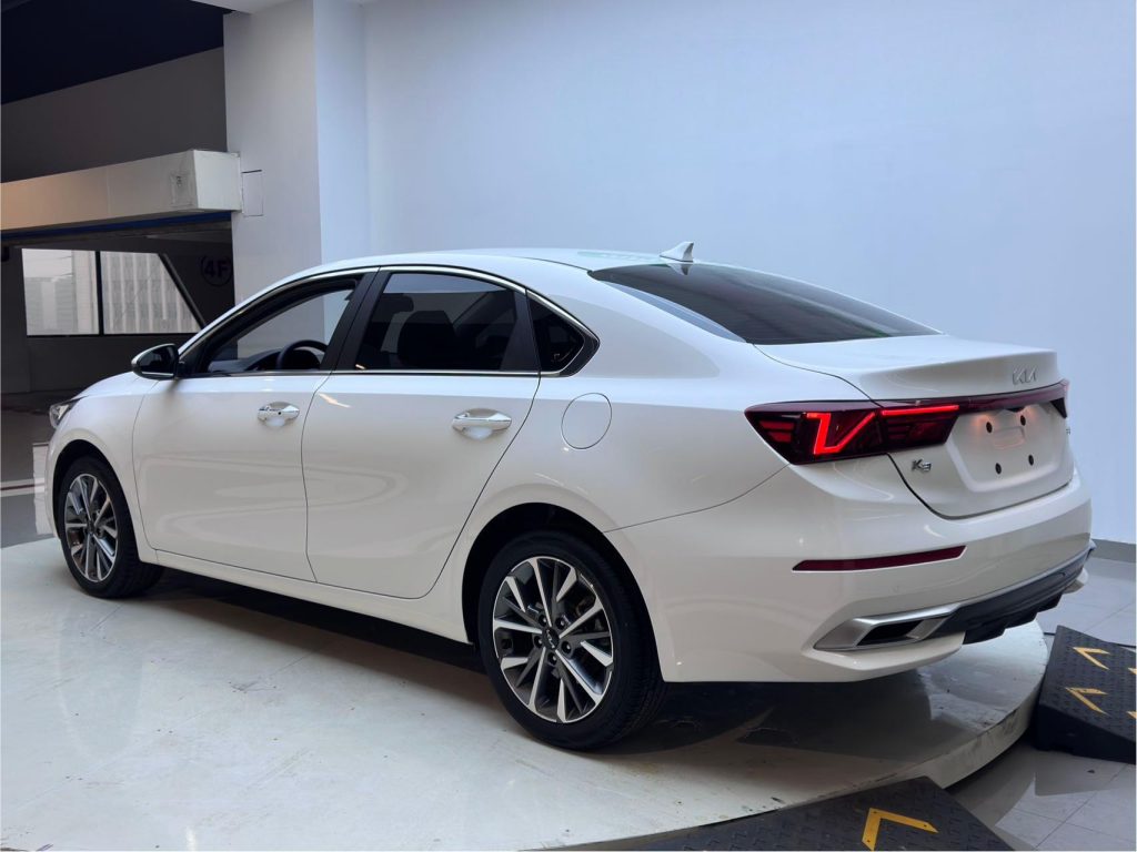 Kia K3 2021 г. Модернизированная версия 1,5 л CVT Fashion - Huishida Trading