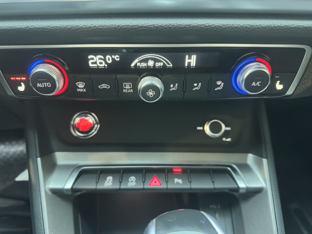 Audi Q3, 2022 модельный год, 35 TFSI, версия «Progressive» - Huishida Trading