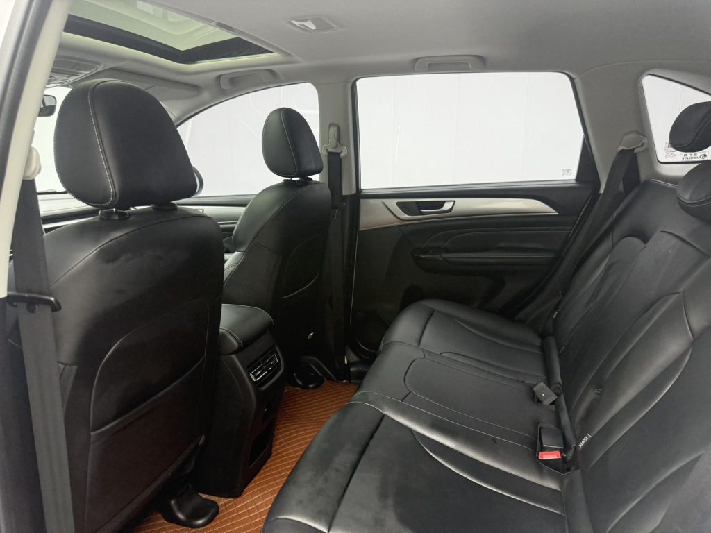 Haval M6, 2023 модельный год, версия PLUS 1.5T DCT Luxury Smart Connect - Huishida Trading