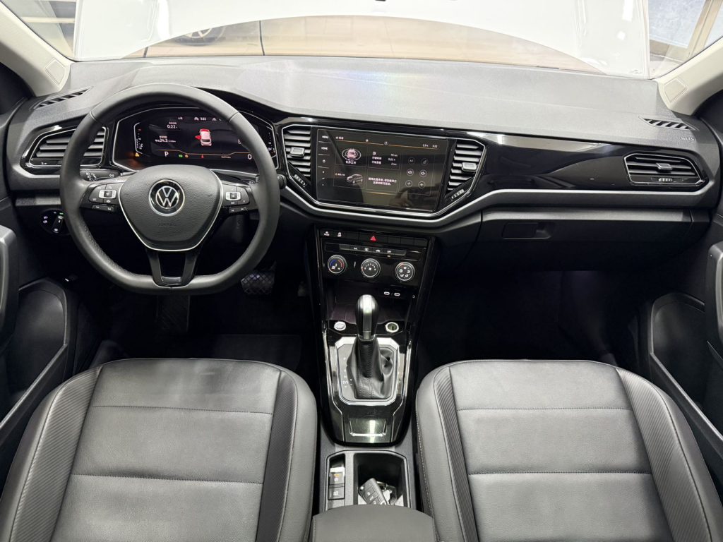 Volkswagen T-Roc, 2021 модельный год, 280TSI DSG, передний привод, версия «Comfort & Connect» - Huishida Trading