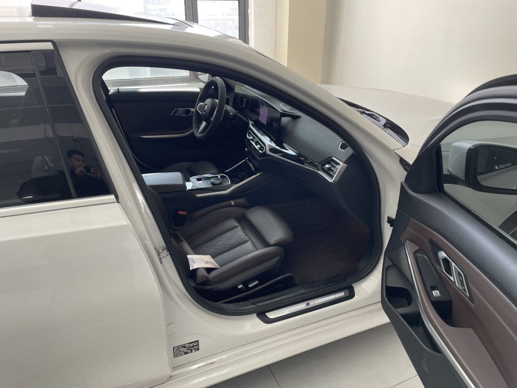 BMW 3 серии 2023 модельный год 320Li M Sport - Huishida Trading