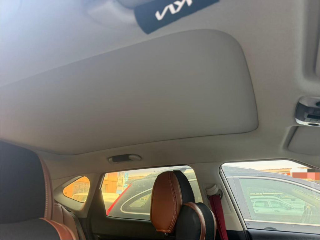 Kia Seltos, 2023 г. выпуска, 1,5 л, CVT, версия «Люкс» - Huishida Trading