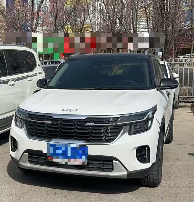 Kia Seltos, 2023 г. выпуска, 1,5 л, CVT, версия «Люкс» - Huishida Trading