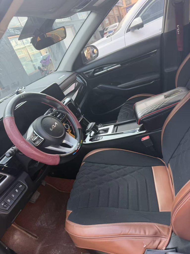 Kia Seltos, 2023 г. выпуска, 1,5 л, CVT, версия «Люкс» - Huishida Trading