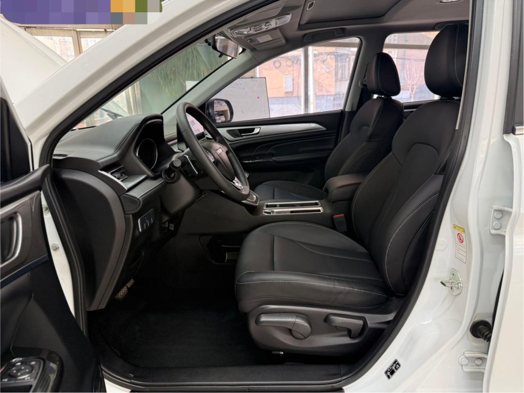 Haval M6 2021 модельного года PLUS 1.5TDCT, версия «Luxury Smart Connect» - Huishida Trading